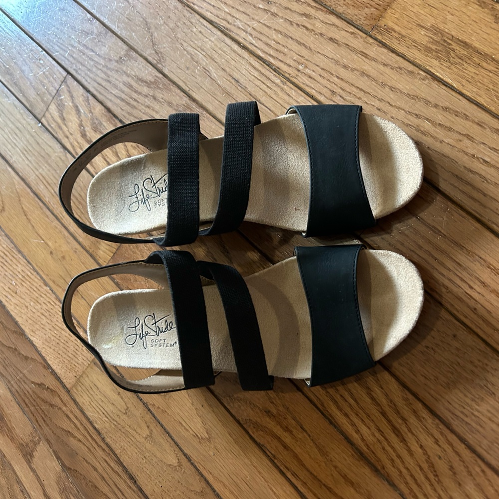 Life stride MARINA Beige and Black sandals